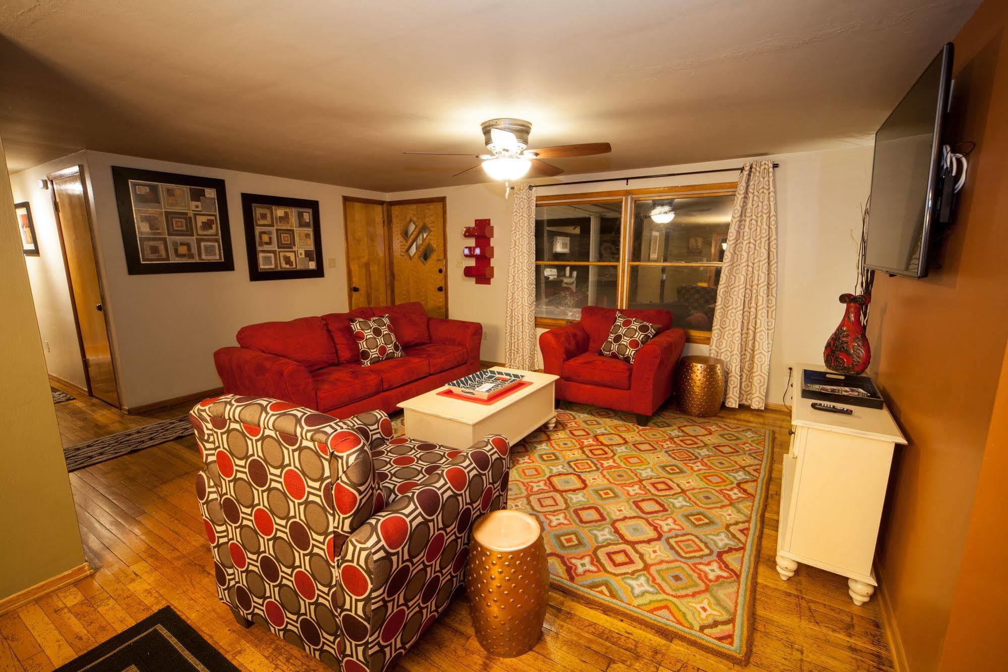 Log Cabin Lodge & Suites Jones Mills Exteriér fotografie