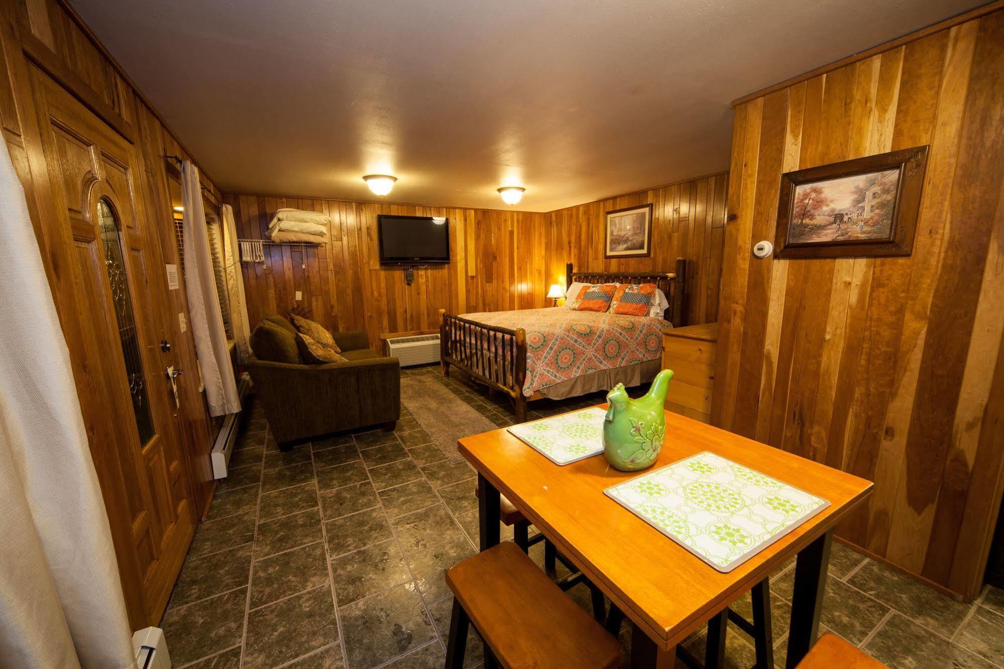 Log Cabin Lodge & Suites Jones Mills Exteriér fotografie
