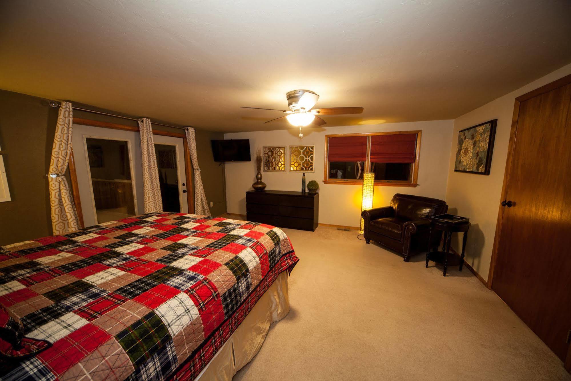 Log Cabin Lodge & Suites Jones Mills Exteriér fotografie