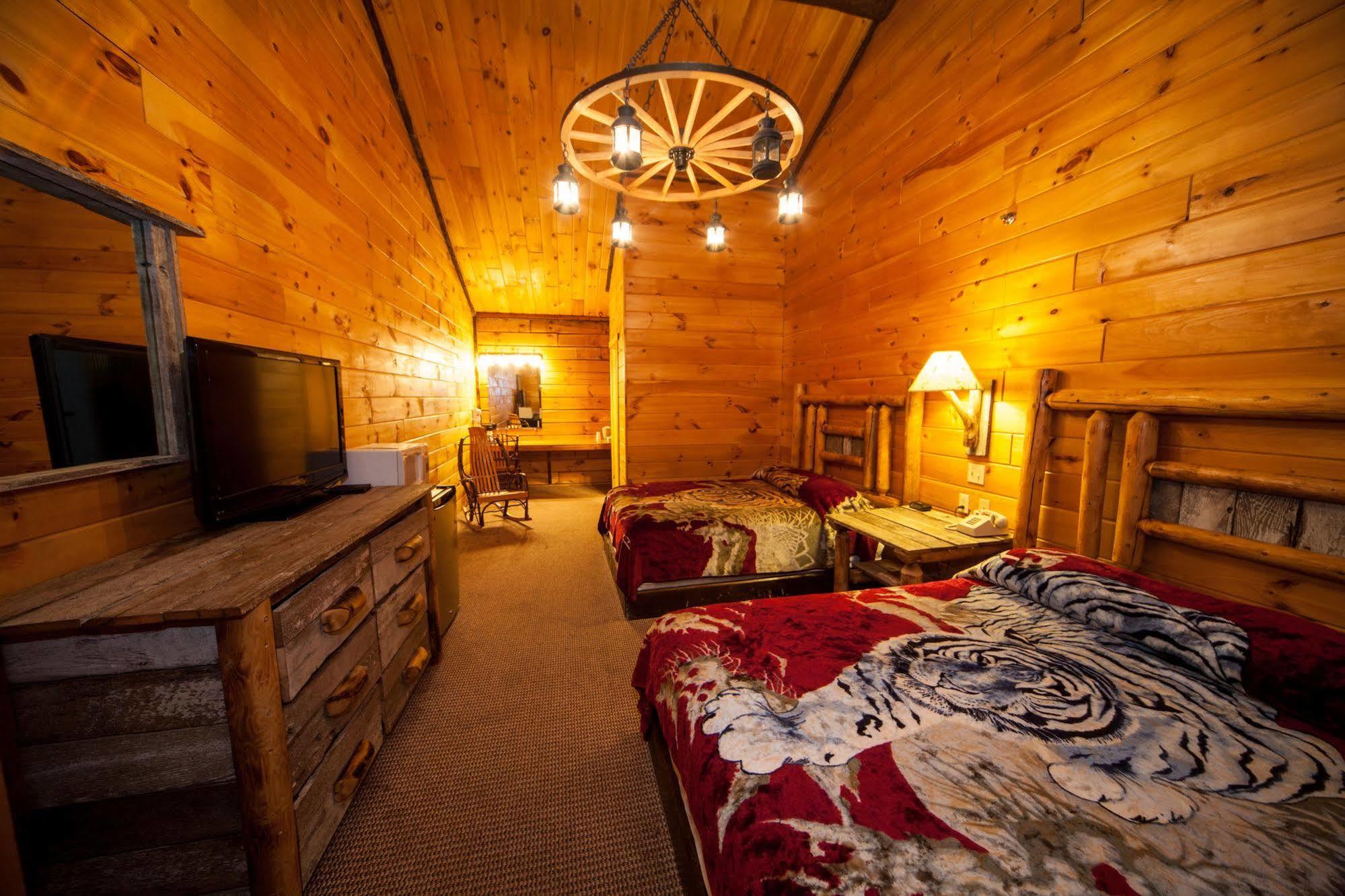 Log Cabin Lodge & Suites Jones Mills Exteriér fotografie