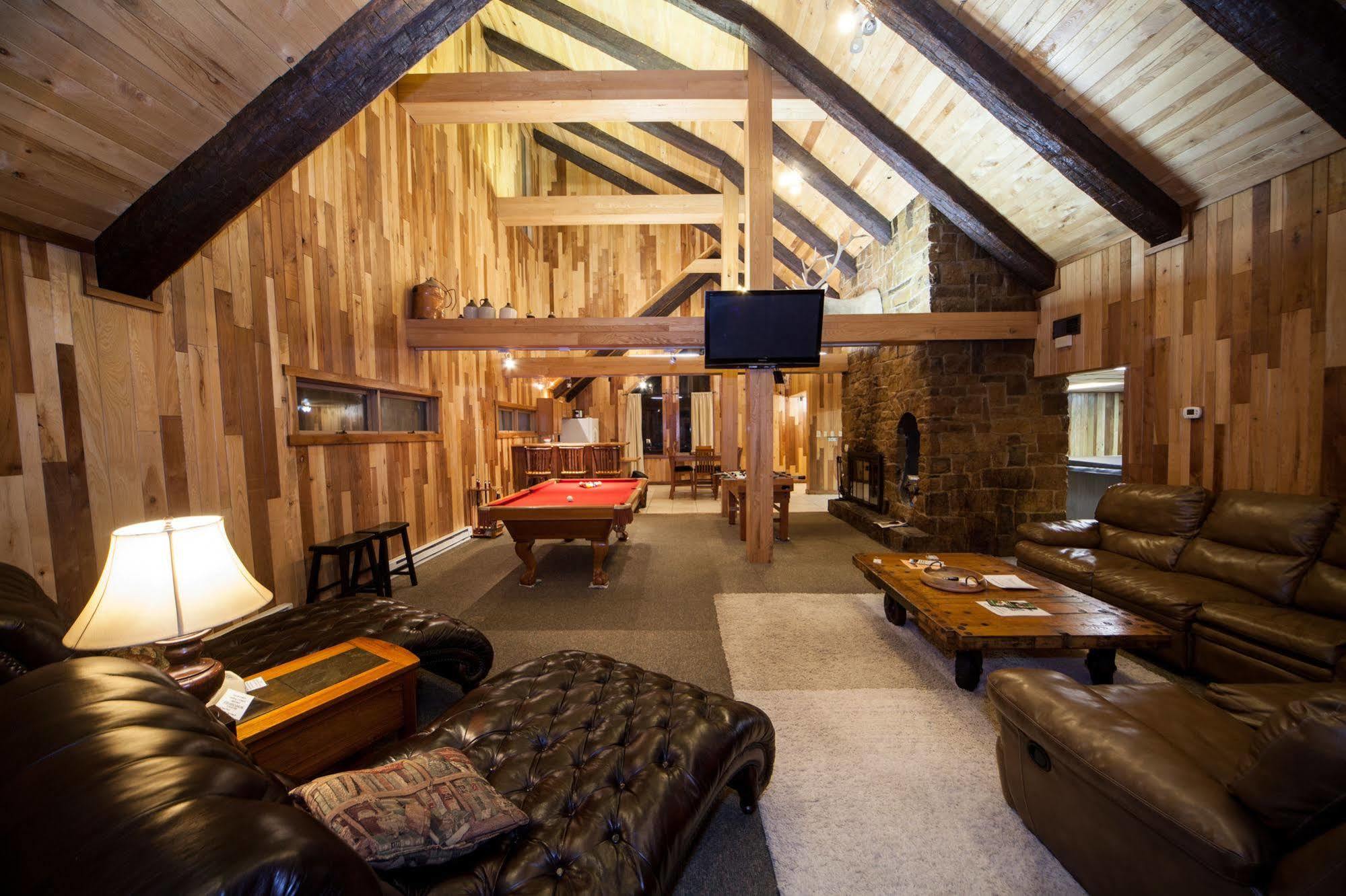 Log Cabin Lodge & Suites Jones Mills Exteriér fotografie