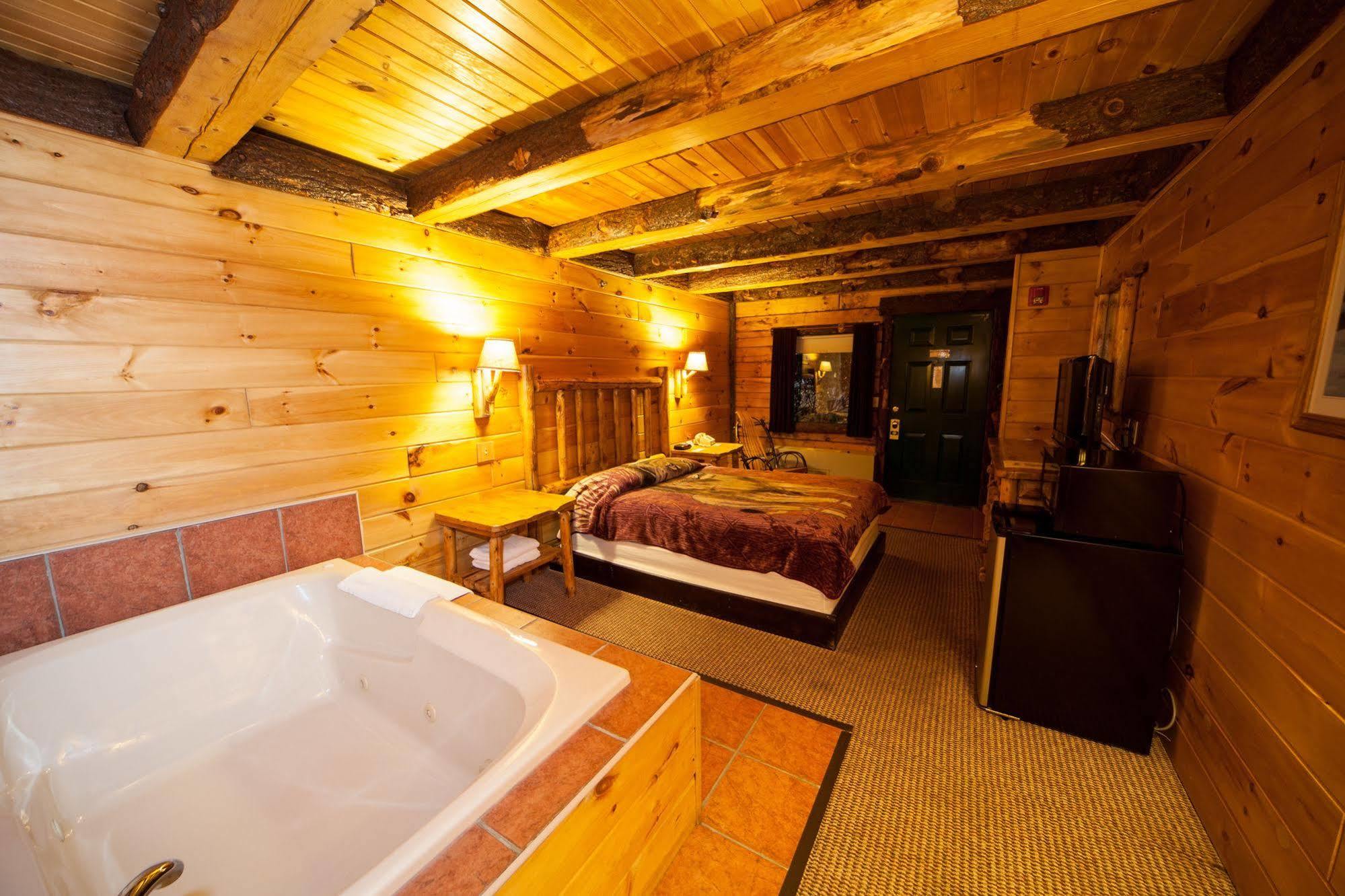 Log Cabin Lodge & Suites Jones Mills Exteriér fotografie