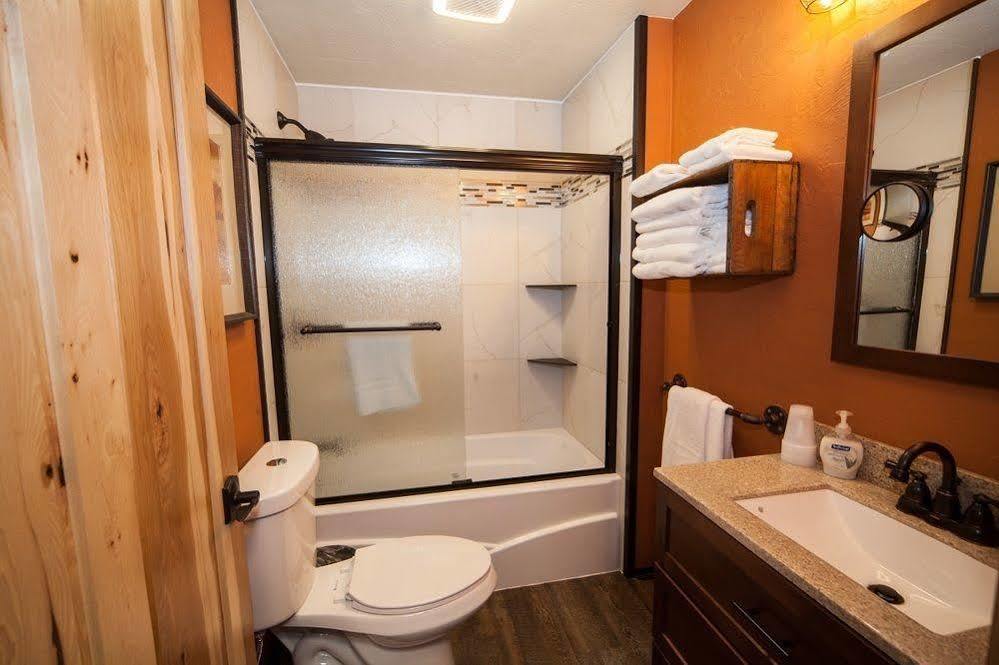 Log Cabin Lodge & Suites Jones Mills Exteriér fotografie