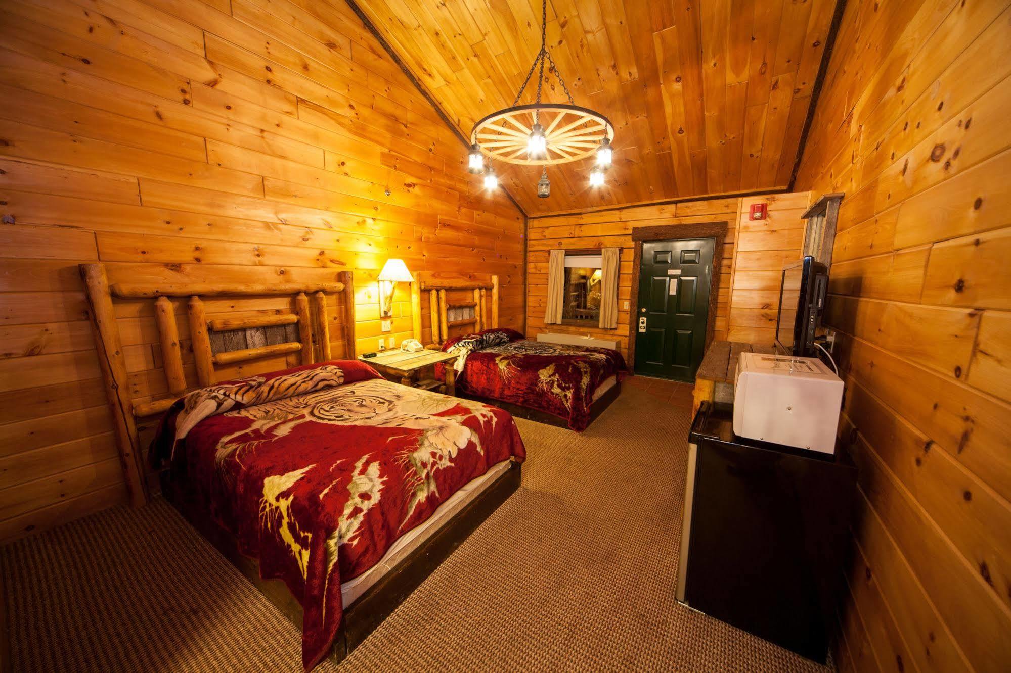 Log Cabin Lodge & Suites Jones Mills Exteriér fotografie
